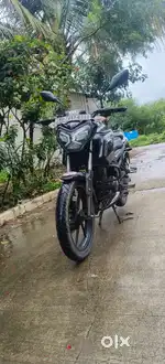 One hand used