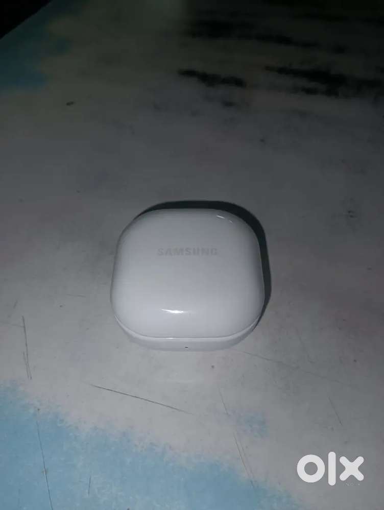 Samsung BudsFE Powerful Active Noise Cancellation 30-Hour Battery Life