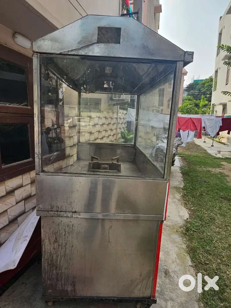 Steel display counter with bhatti