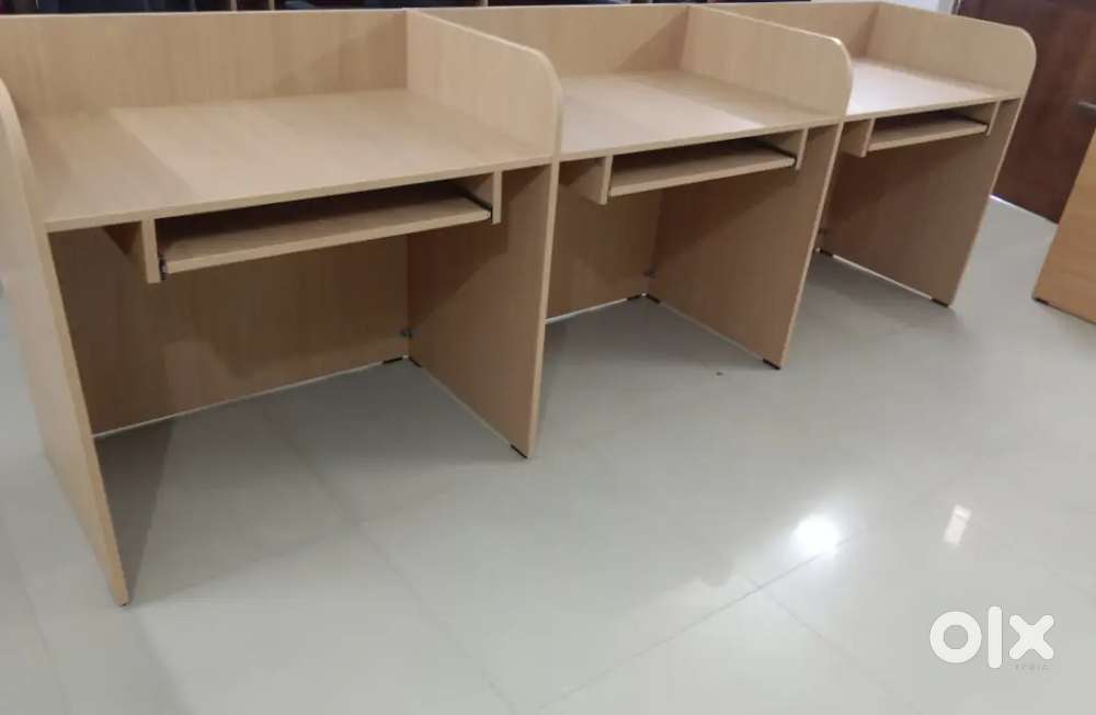 3seater running board workstation include single draw