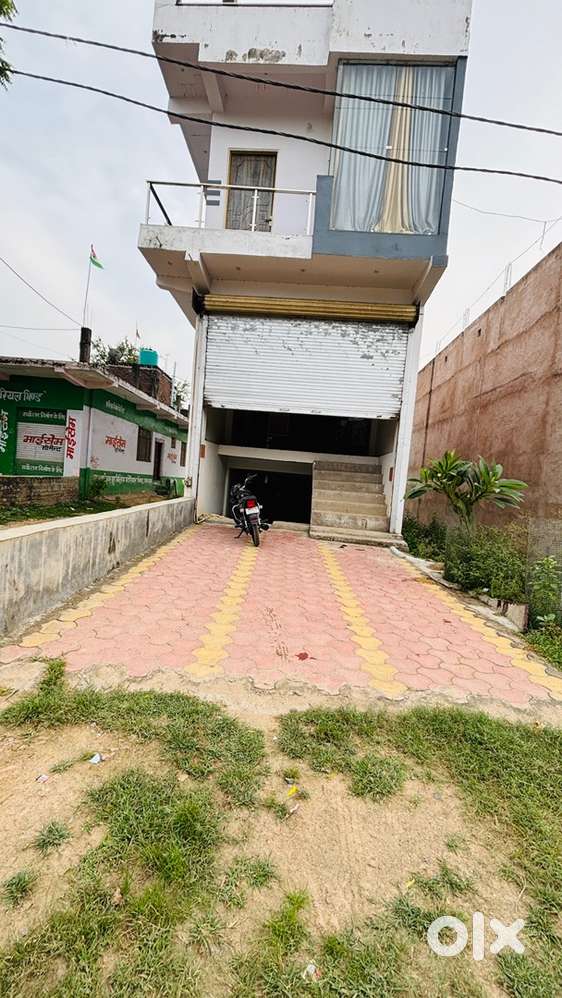 Hall+basement main road bhind