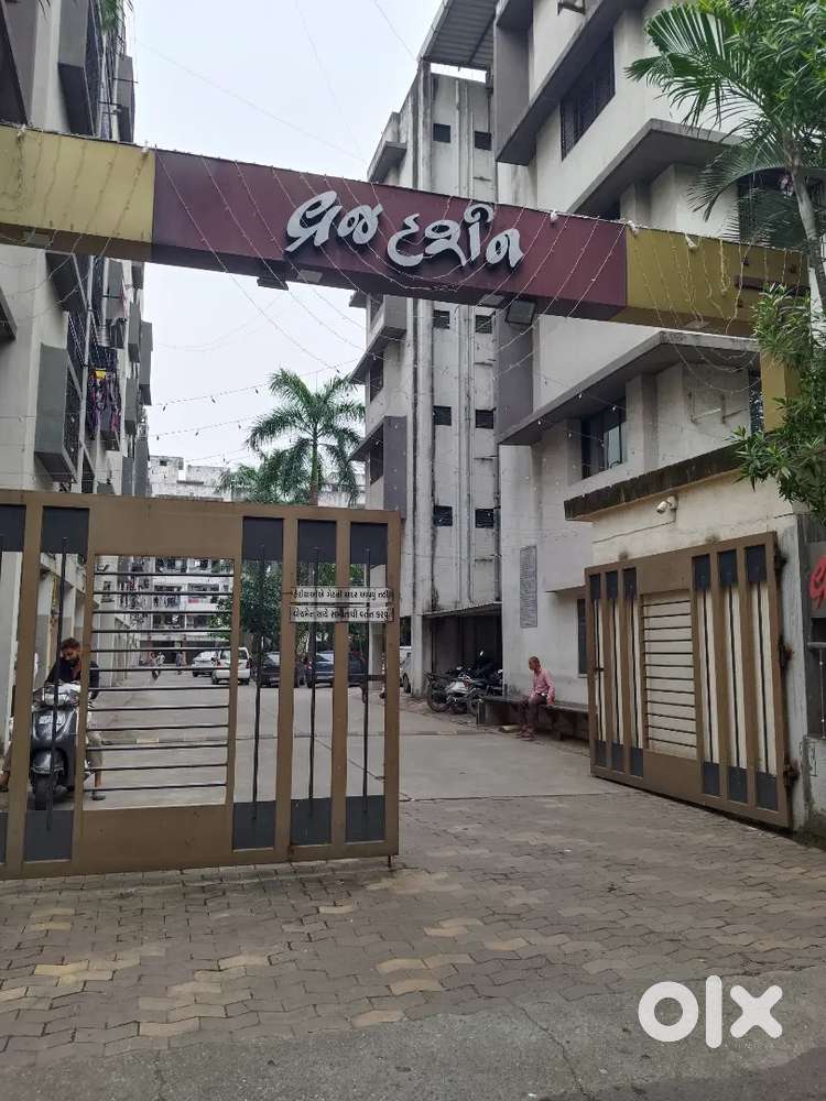 3BHAK FLAT REDDY TO MOVE