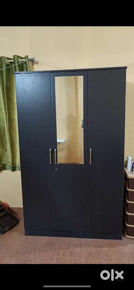 Cupboard/wardrobe
