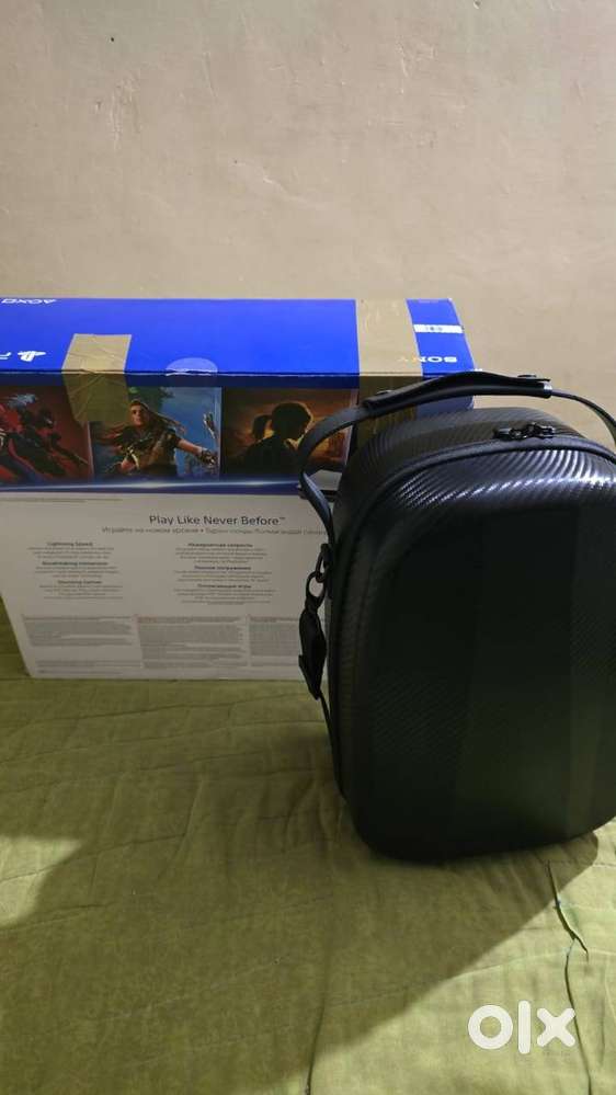 PS5 Slim Disc Version + VR2 Full Setup  2 Controllers  1month old