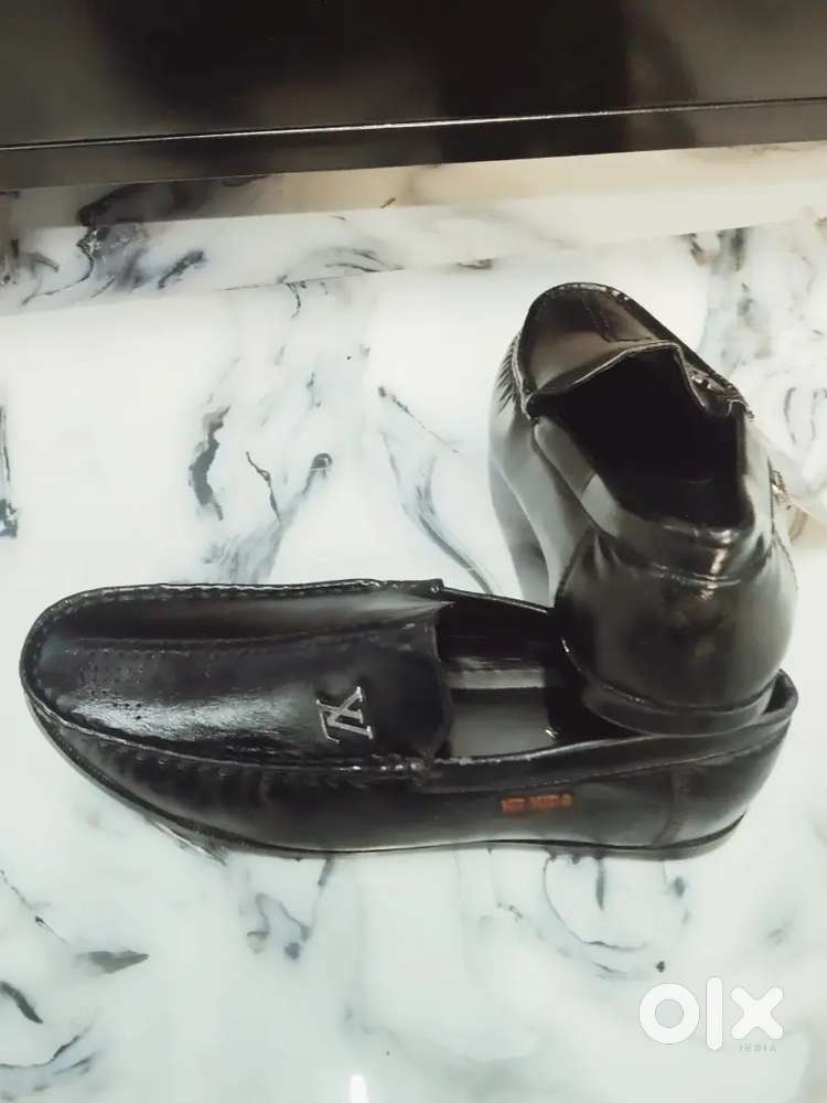 Shoes for size 13 14 year boy shoes giving in nice that isLV shoes