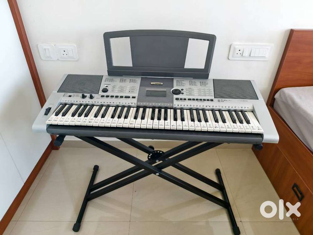 Yamaha I425 Keyboard Piano for sale