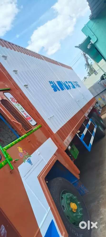 Driver Wanted for 32 Feet Sxl & Mxl container driving.
