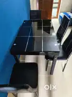 4 seat dining table @ Rs 9000