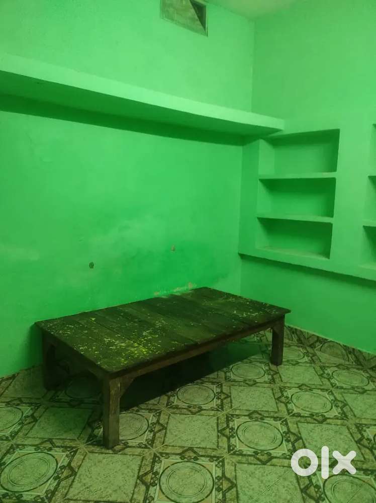 Room available on rent for boys group