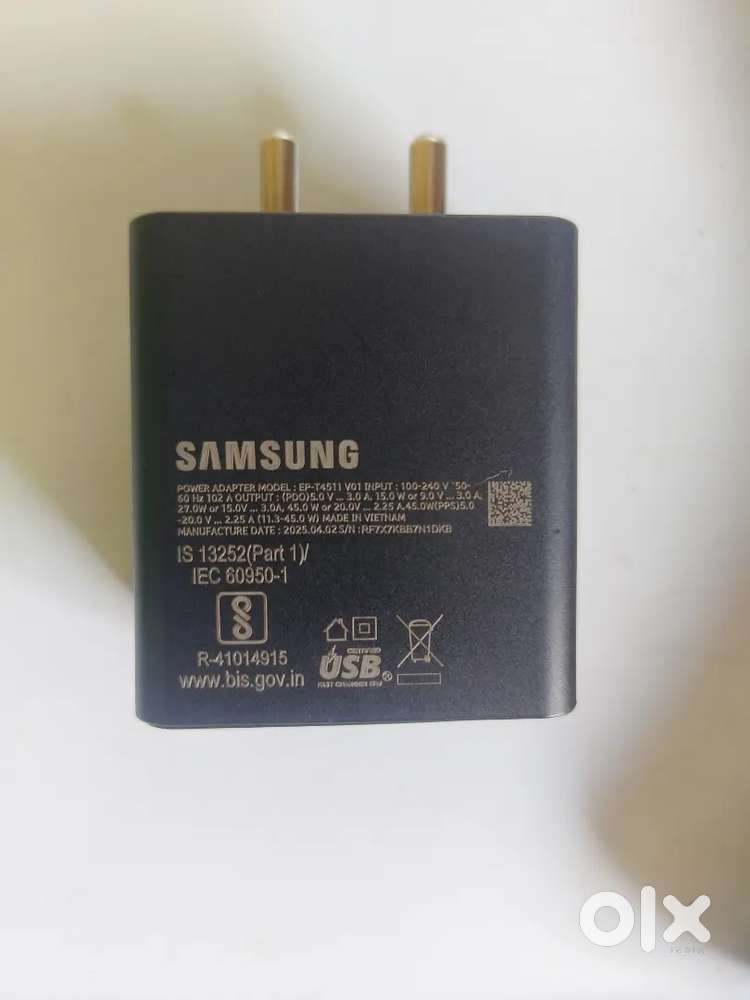 Orginal samsung charger 1 month old