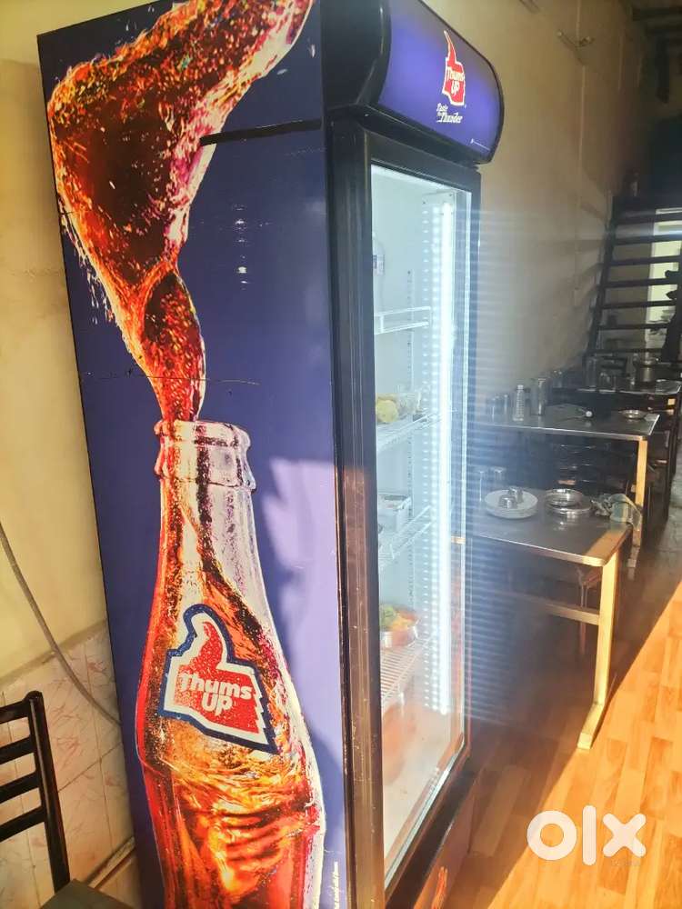 Display fridge for restaurant