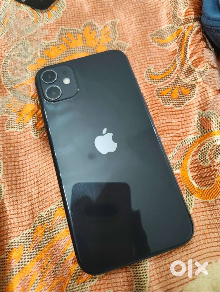 iPhone 11 (64 GB, Black)