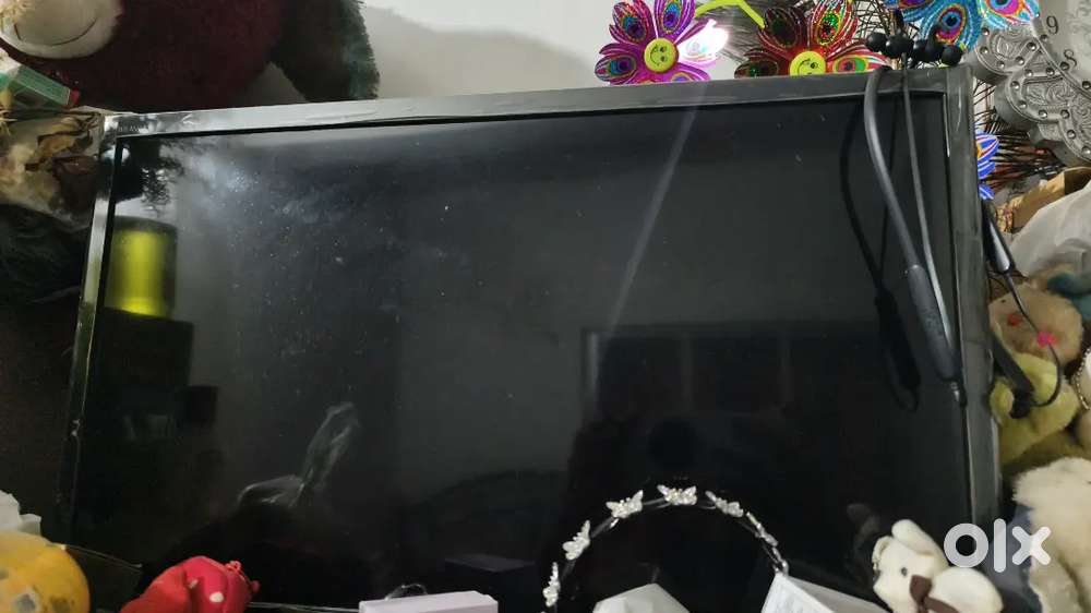 Led TV , minimum 10year old but total new condition