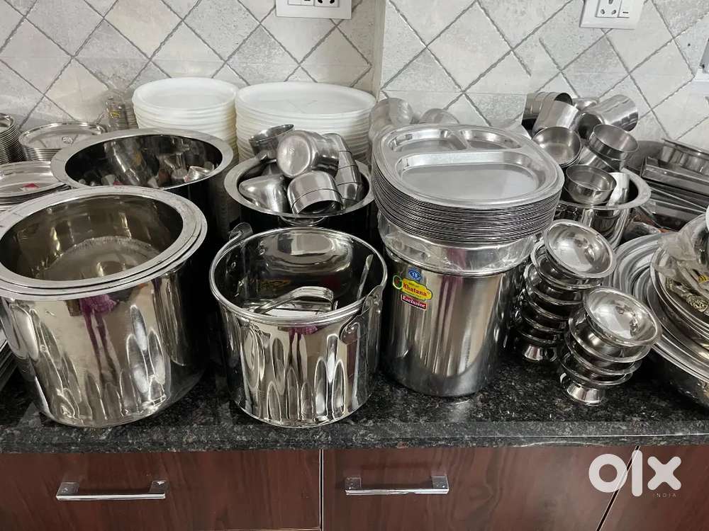 Kitchen accessories and steel vessels