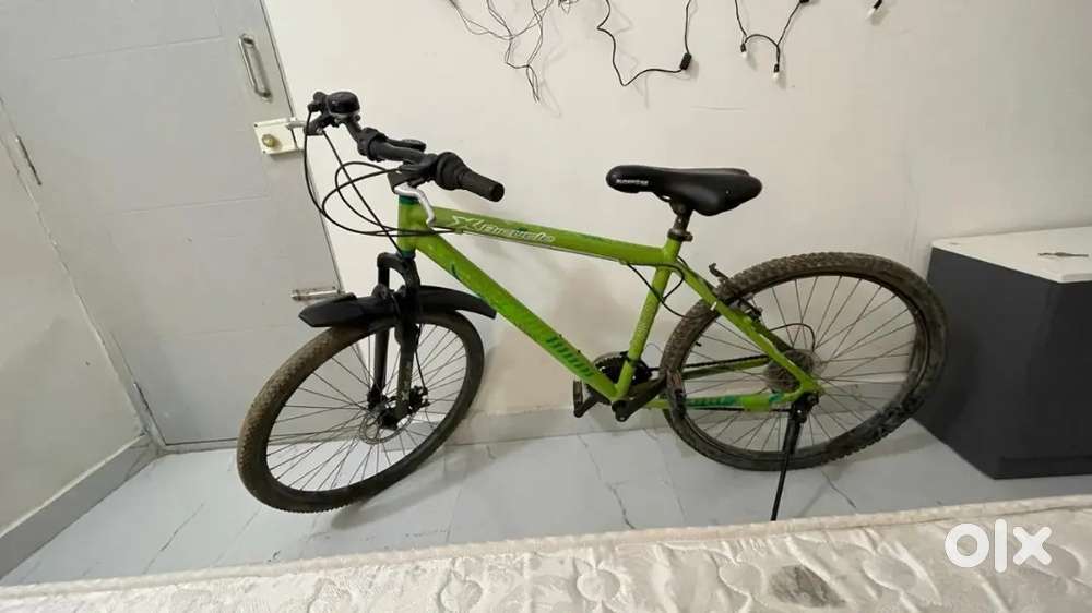 Gear cycle with dual disc brake