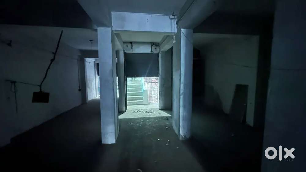 1600 sqft on main road