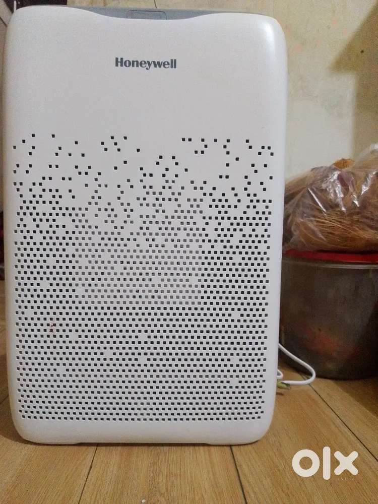 New one day use Honey well air purifier