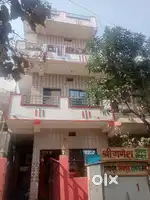 Female roommate required