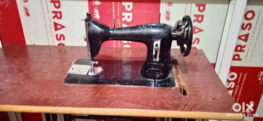 Sewing machine for sale