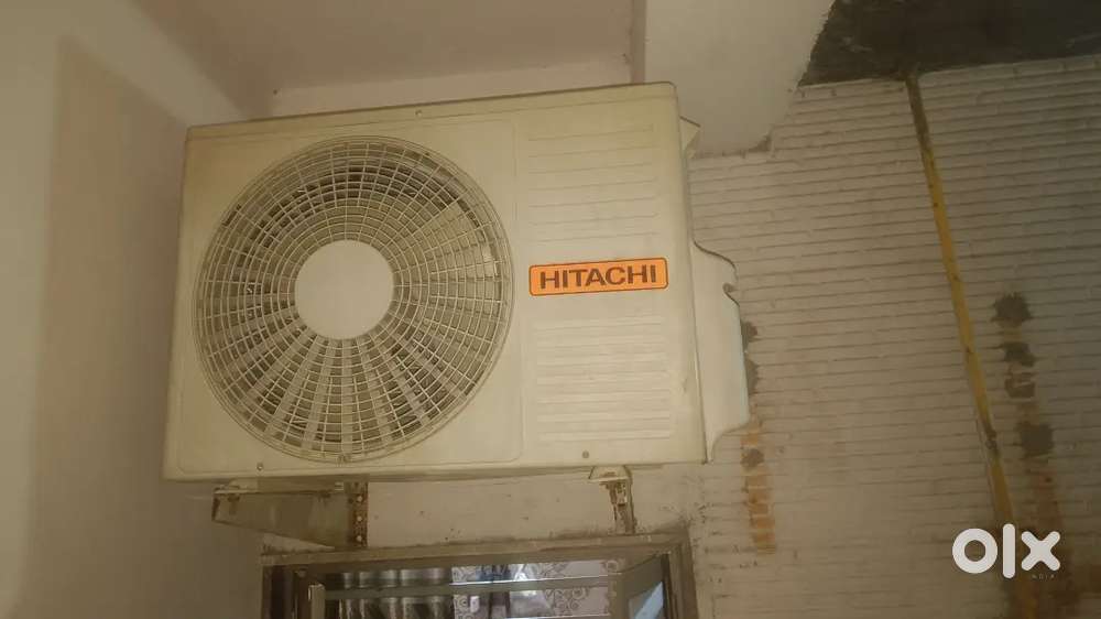 Hitachi A c