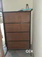 Bed bechana hai