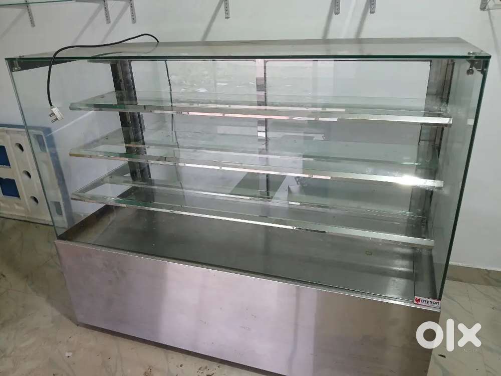 Bakery display counter