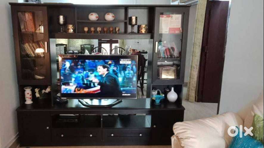 Sparingly used LG 32 Full HD LED tv hdmi 1080p top class resolution