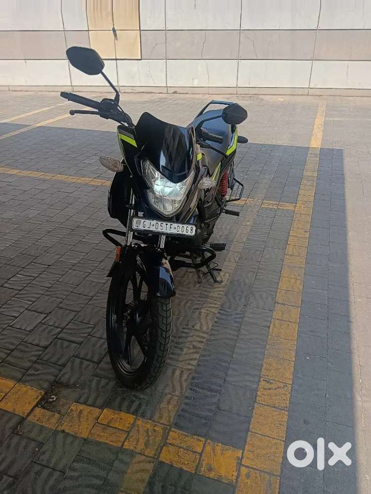 Good condition , new  bike  , sp sign  125  ,  ergent  sell  ,