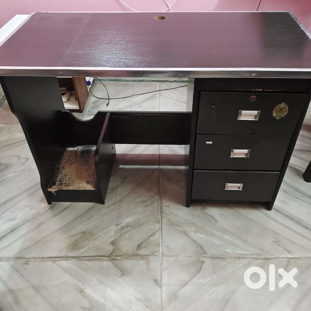 Study table, pc table, office table computer table, table with lock
