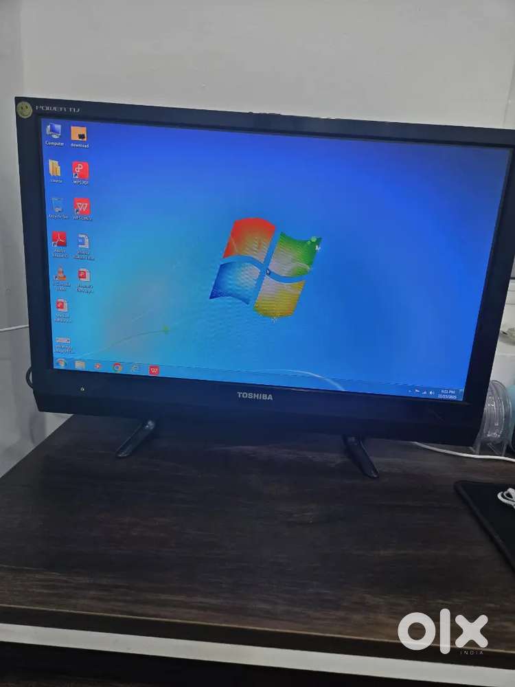 24' Toshiba LCD