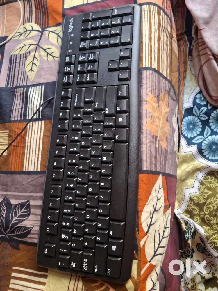 Logitech  K120 plug and play USB keyboard