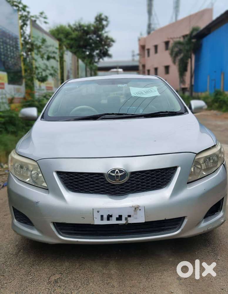 Toyota Corolla Altis D-4D J (2010) Diesel – Silver Metallic