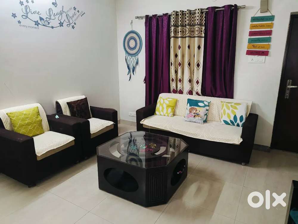 Sofa set with center table