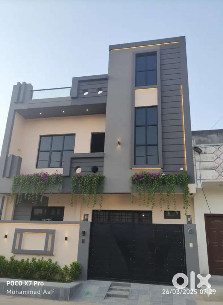 Ham makan ka naksha banate hain