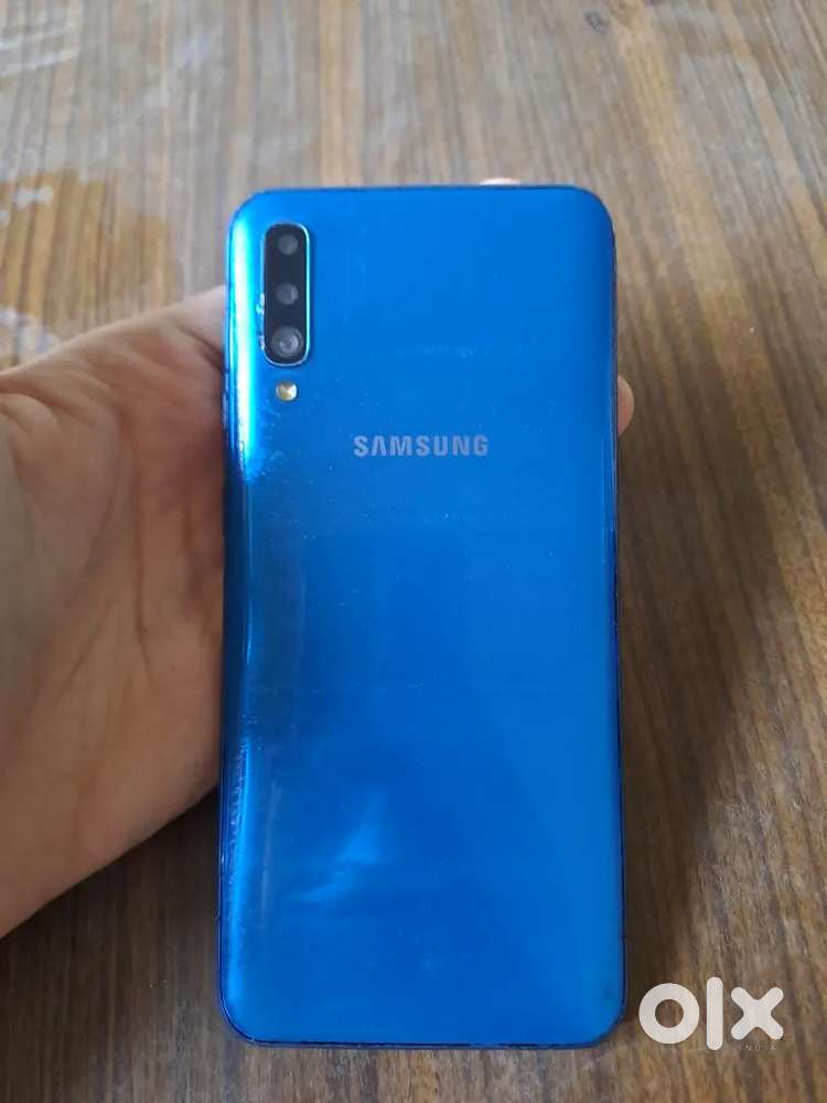 Samsung galaxy A50 (4gb/64gb)