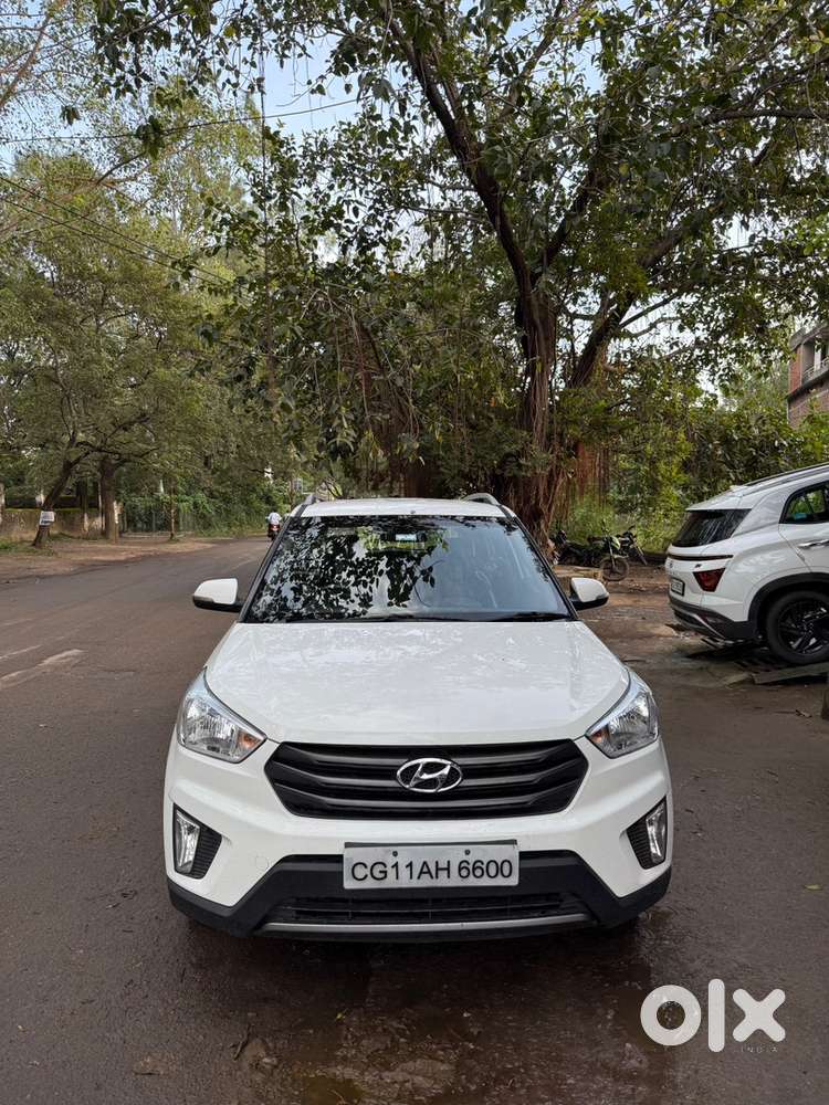 Hyundai white creta well maintained with all service record