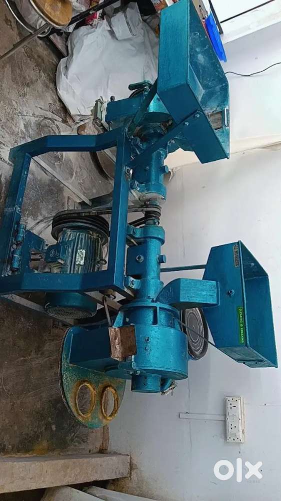 Flour mill machine