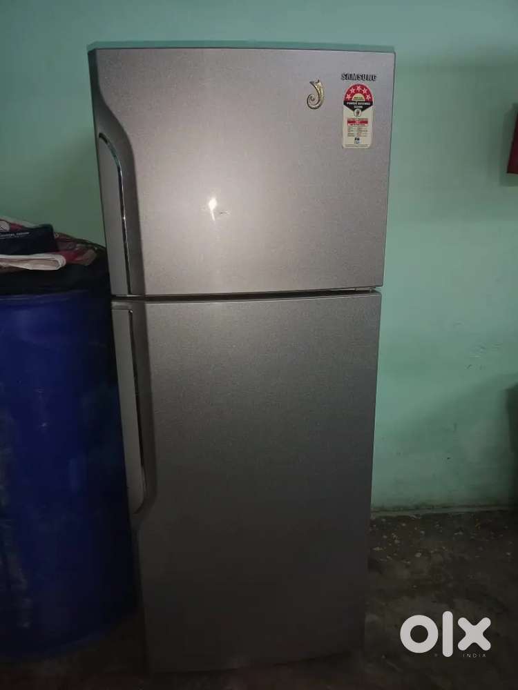 Samsung refrigerator double door 255 litre