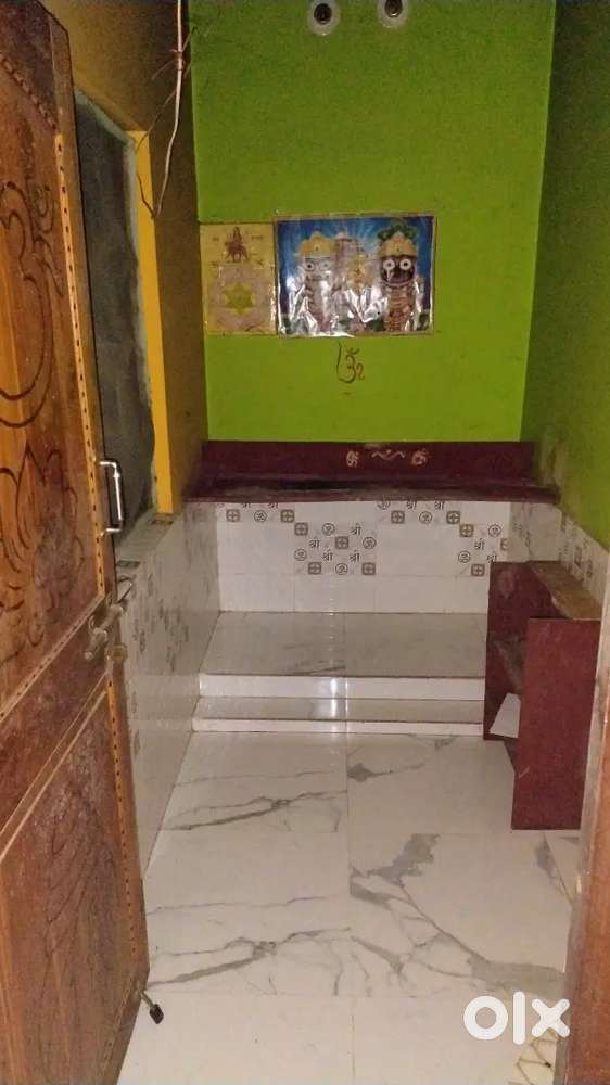 full prvcy/sfty home of defnce prsn, near NRI skul,price negotiable