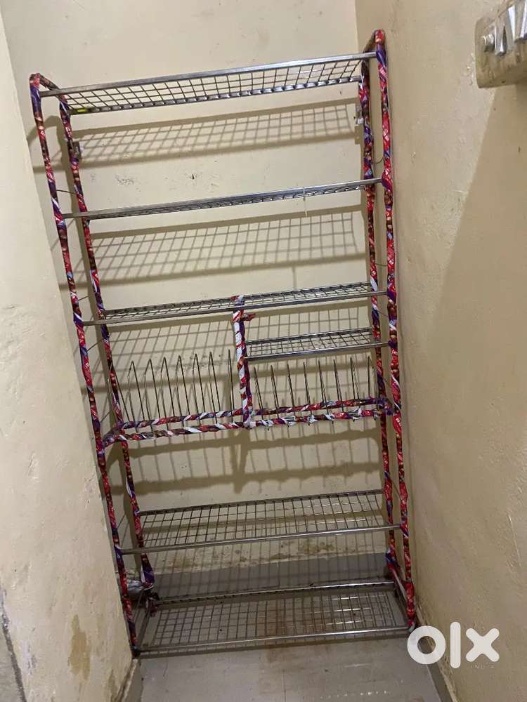 Stainless steel bartan rack in very good condition .
