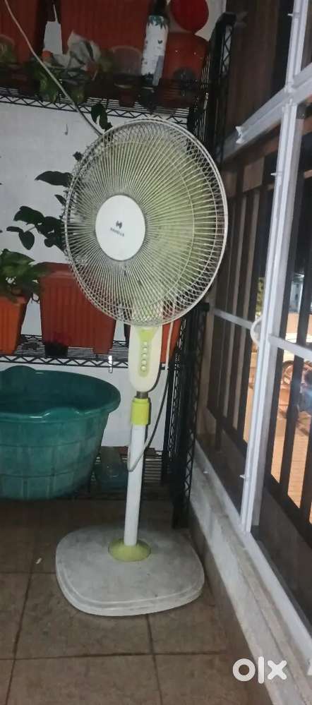 Pedastal fan white and green