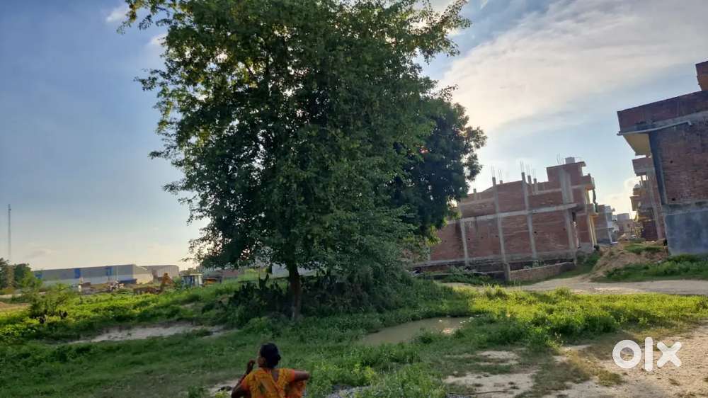 Hmari said gall mandi metro se 5 minat ki duri pe h