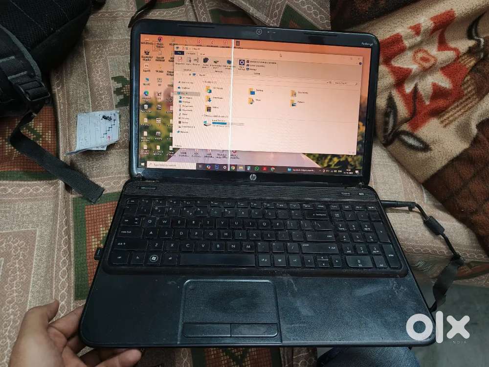 Hp Laptop Intel(R) core(TM)i3  6GB RAM  255GB SSD DRIVE