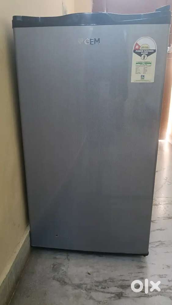 GEM Small single door fridge - Excellent cooling - good condition
