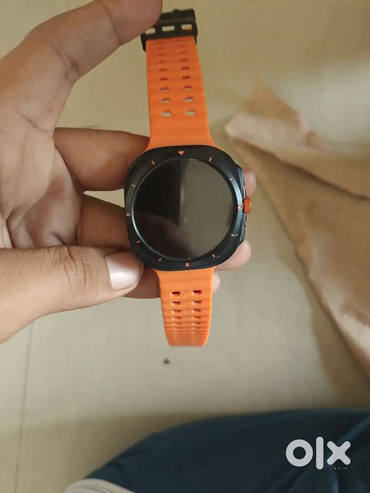 OUD SMART WATCH   5 DAYS USED ONLY