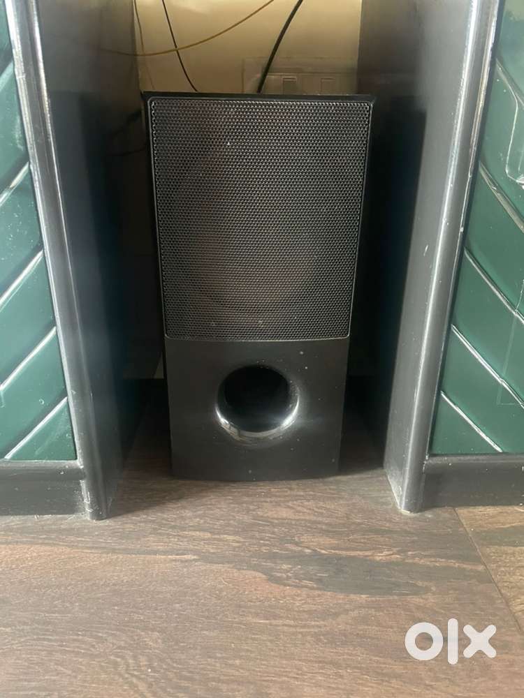 LG Soundbar with subwoofer