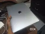 Macbook pro (16/512)