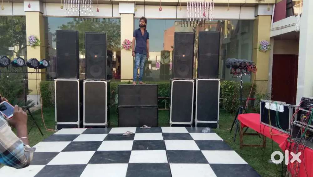 full DJ  with speakers