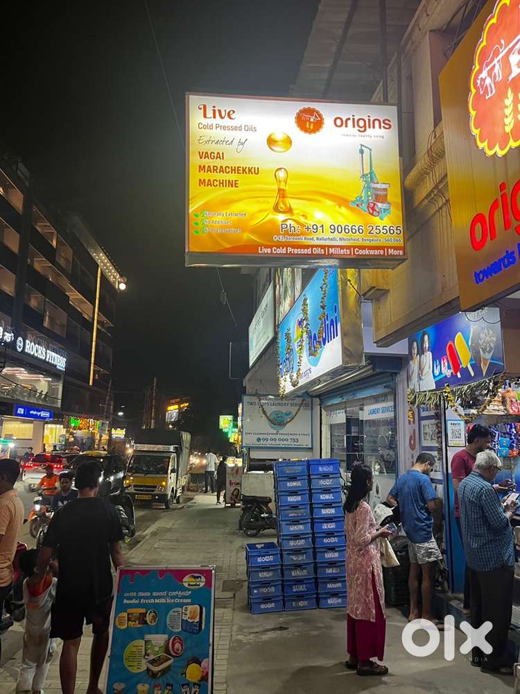 Sales person for organic store