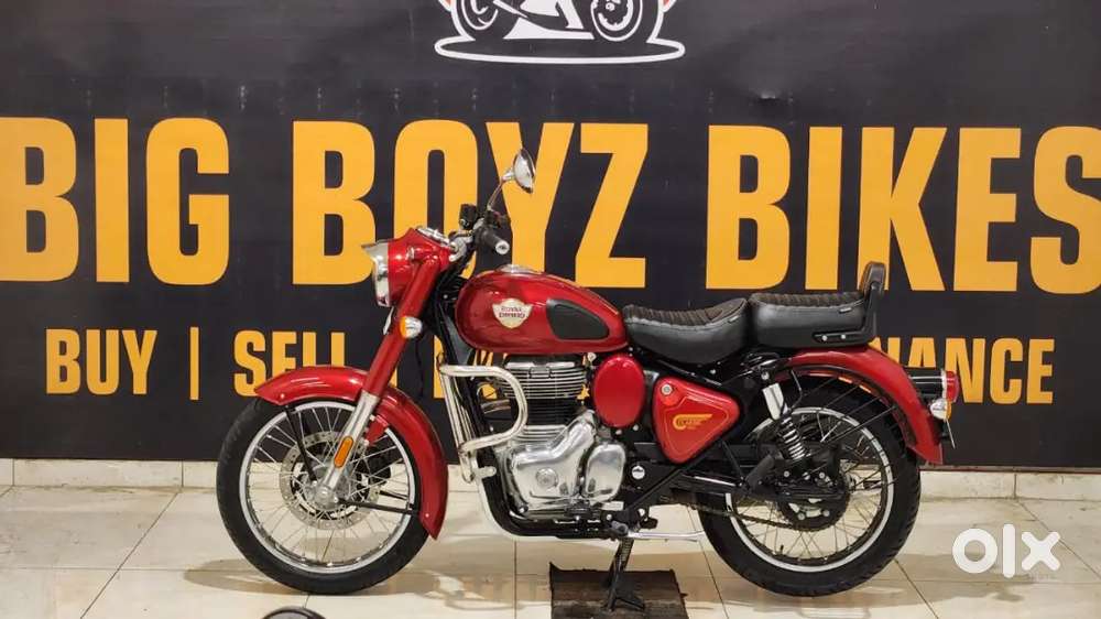Only 1200 km driven classic 350 madras red